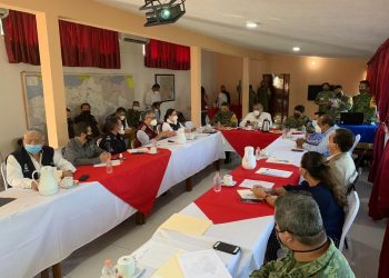 ENCABEZA ADÁN AUGUSTO REUNIÓN PARA EVALUAR DAÑOS POR LLUVIAS