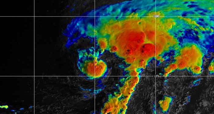 EPSILON AVANZA LENTAMENTE HACIA LAS BERMUDAS