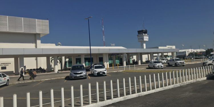 EXPLOTA HELICOPTERO EN AEROPUERTO DE VILLAHERMOSA