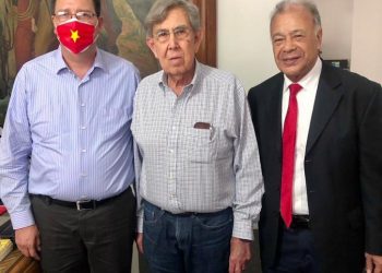 LÍDERES DEL PT SE REUNIERON CON CUAUHTEMOC CARDENAS EN MICHOACAN
