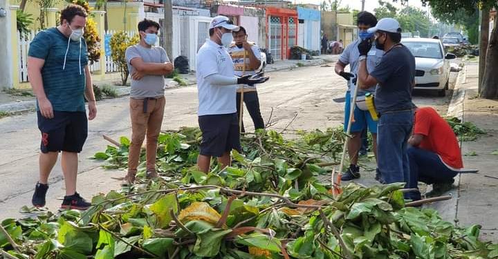 BRIGADAS DEL MUNICIPIO SE SUMAN A LA LIMPIEZA POR CANCÚN