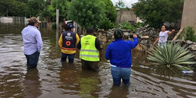 GOBIERNO DEL ESTADO BRINDA APOYO INMEDIATO A COMUNIDADES AFECTADAS POR INTENSAS LLUVIAS EN MOTUL