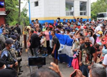 HONDURAS Y GUATEMALA LOGRAN FRENAR CARAVANA MIGRANTE: AMLO