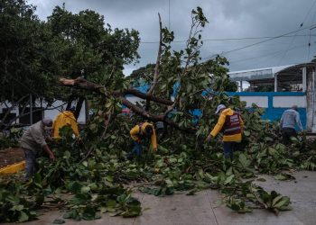 TRABAJO COORDINADO EN CANCÚN PARA ATENDER AFECTACIONES POR PASO DE TORMENTA TROPICAL GAMMA