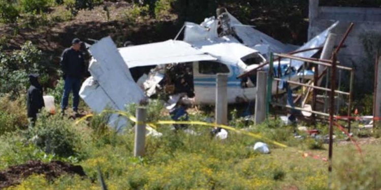 INVESTIGAN EN QUERÉTARO DESPLOME DE AVIONETA QUE CONTENÍA DROGA