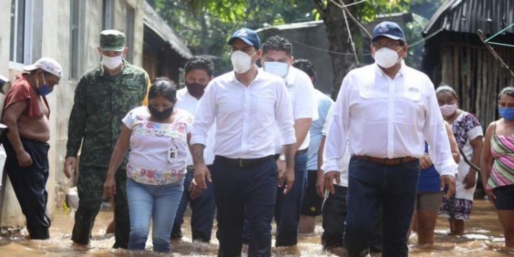 MAURICIO VILA DOSAL RECORRE LA ZONA ORIENTE DEL ESTADO PARA APOYAR A LOS AFECTADOS POR LA TORMENTA TROPICAL «GAMMA»