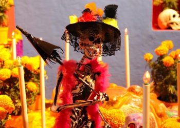MUSEOS ESPERAN CON OFRENDAS LA «LLEGADA» DE ARTISTAS MEXICANOS FALLECIDOS
