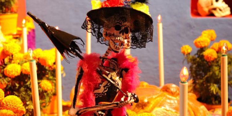 MUSEOS ESPERAN CON OFRENDAS LA «LLEGADA» DE ARTISTAS MEXICANOS FALLECIDOS