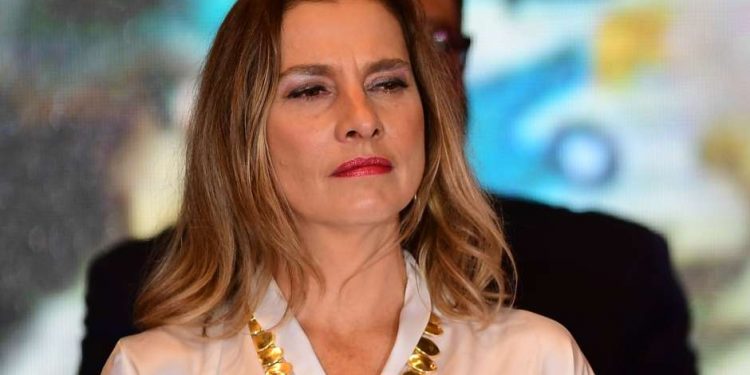 NADIE DEBE DE DESEAR QUEMAR VIVO A QUIEN PIENSE DIFERENTE: ESPOSA DE AMLO