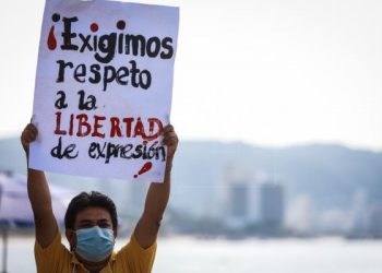 PERIODISTAS MEXICANOS RECLAMAN SEGURIDAD ANTE AMENAZAS DEL CRIMEN ORGANIZADO