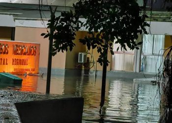 SE INUNDA HOSPITAL DE PEMEX, EN VILLAHERMOSA