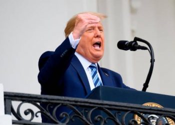 TRUMP ALISTA SU MITIN EN FLORIDA CONVENCIDO DE QUE ES INMUNE A LA COVID-19