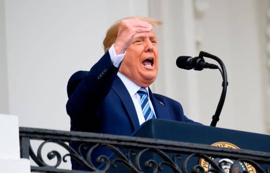 TRUMP ALISTA SU MITIN EN FLORIDA CONVENCIDO DE QUE ES INMUNE A LA COVID-19