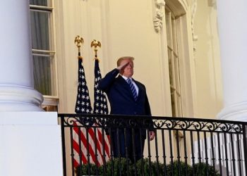 TRUMP SALE DEL HOSPITAL TRAS TRES DÍAS INTERNADO POR CORONAVIRUS