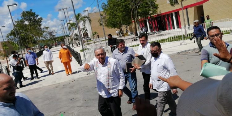 GARANTIZA AMLO APOYO TOTAL A QUINTANA ROO PARA ATENDER AFECTACIONES POR COVID-19 Y FENÓMENOS HIDROMETEOROLÓGICOS