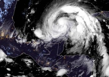 ZETA DEJARÁ YUCATÁN ATRÁS Y ENTRARÁ EN EL GOLFO CAMINO DE EE.UU.