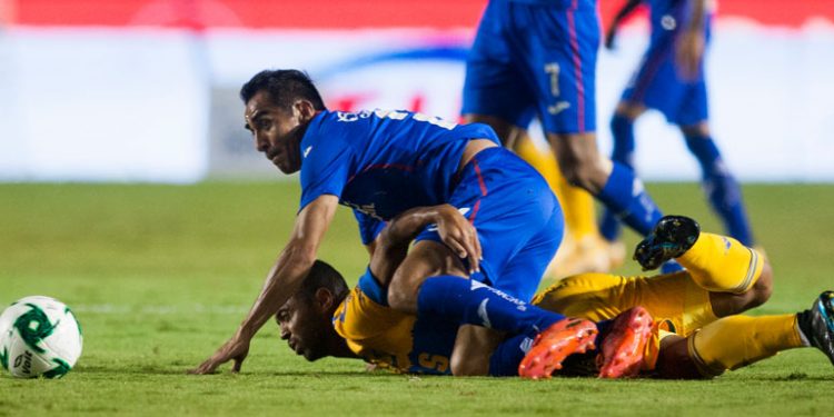 0-1. CRUZ AZUL CAE ANTE TIGRES CON GOL DE QUIÑONES