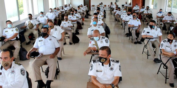 CONCLUYEN SU ACUARTELAMIENTO 159 AGENTES DE TRÁNSITO