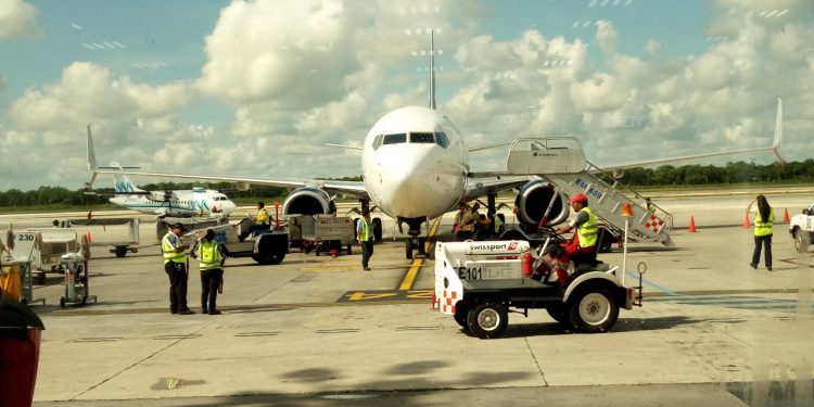 EL AEROPUERTO DE CANCÚN PREVÉ REALIZAR ESTE JUEVES 318 OPERACIONES AÉREAS