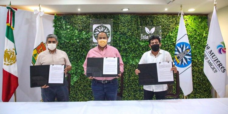 FIRMA AYUNTAMIENTO CONVENIO DE COLABORACIÓN CON EL S.N.T.E PARA OTORGAR DESCUENTOS