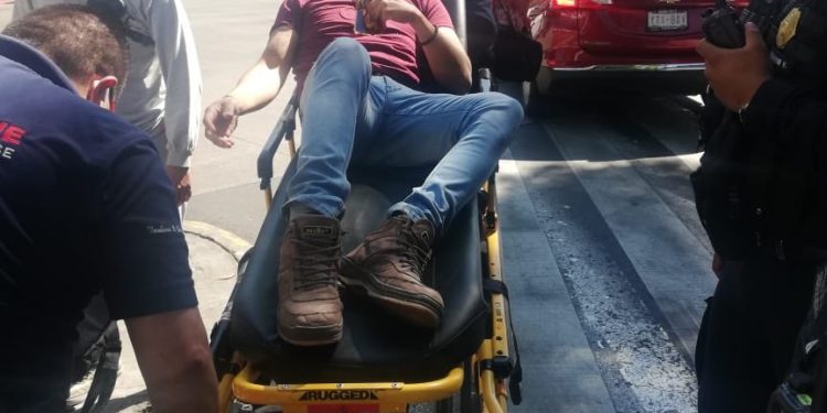 POR BALACERA, PERSONAS ACABAN TIRADAS EN EL PISO