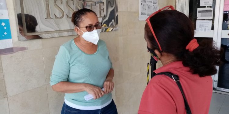 ESPOSA DE PACIENTE DE COVID-19 DENUNCIARÁ AL ISSSTE ANTE LA FGE POR NEGLIGENCIA MÉDICA