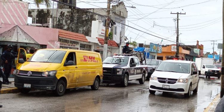REVISAN AUTORIDADES A EMPRESAS DE PAQUETERÍA PARA INHIBIR EL TRÁFICO ILEGAL