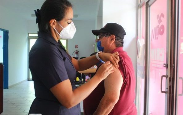 INVITA AYUNTAMIENTO A POBLACIÓN VULNERABLE A VACUNARSE CONTRA LA INFLUENZA