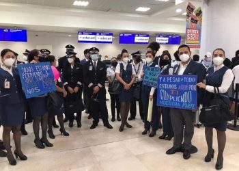 TRABAJADORES DE INTERJET PIDEN PAGO DE QUINCENAS ATRASADAS
