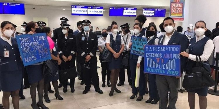 TRABAJADORES DE INTERJET PIDEN PAGO DE QUINCENAS ATRASADAS