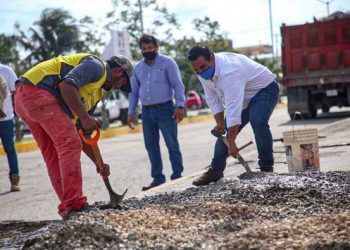 REHABILITA AYUNTAMIENTO Y COMUNIDAD CRUCE PEATONAL EN ZONA CONTINENTAL  DE ISLA MUJERES