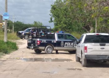EJECUTAN A TAXISTA EN EL INTERIOR DE SU VEHÍCULO EN CANCÚN