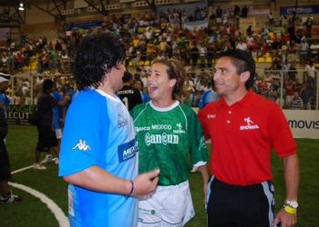 «SI COMPARTE EL TEMA DE LA PASIÓN POR LA PELOTA NO VEO PORQUÉ NO PUEDA JUGAR, NADA MÁS QUE AGUANTE LA CAÑITA»