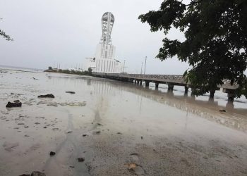 FRENTE FRÍO NÚMERO 11 CAUSA EL ALEJAMIENTO DEL AGUA DE LA BAHÍA DE CHETUMAL