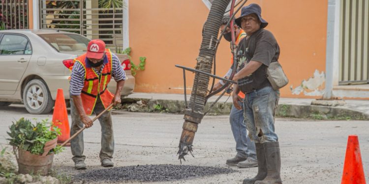 AVANCE DEL 80%, EN LOS TRABAJOS DE BACHEO DE LA ZONA URBANA DE TULUM