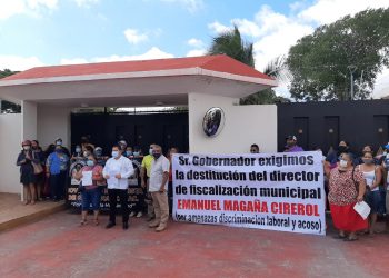 VENDEDORES AMBULANTES SE MANIFIESTAN EN CASA DE GOBIERNO; PIDEN CESE AL TERRORISMO FISCAL A ESTE SECTOR