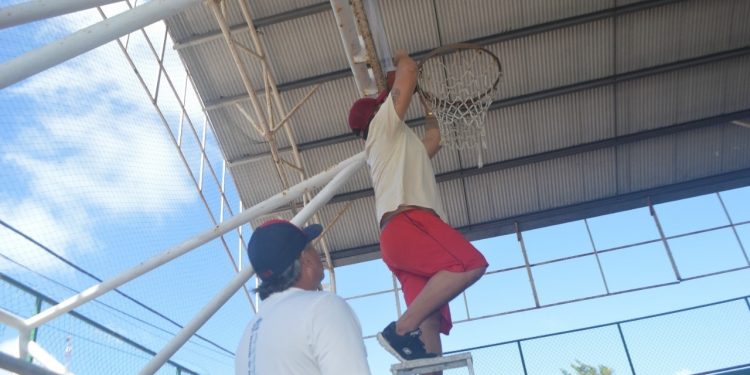 ACTIVA LA DIRECCIÓN DE DEPORTES BRIGADA DE LIMPIEZA EN EL DOMO VERDE DE ISLA MUJERES