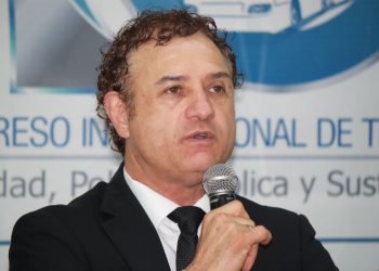 RECIBE JESÚS PADILLA ZENTENO PREMIO A LA EXCELENCIA MUNICIPAL DE LA FENAMM