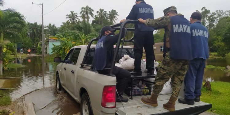 PERSONAL DEL SECTOR NAVAL DE DOS BOCAS PROPORCIONA APOYO A PROTECCIÓN CIVIL EN EL MUNICIPIO DE PARAÍSO, TABASCO