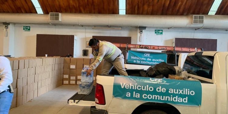 LA CFE ENVÍA PARQUE VEHICULAR AL ESTADO DE TABASCO EN APOYO A LA CONTINGENCIA DERIVADA DE INUNDACIONES