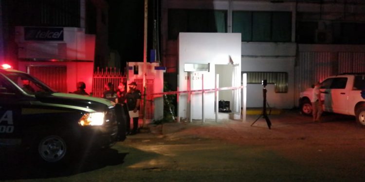 SE LLEVAN CAJERO AUTOMÁTICO DE LAS INSTALACIONES DE LA DIRECCIÓN GENERAL DEL COBACH