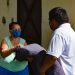 CONTINÚA ENTREGA DE COBERTORES A ADULTOS MAYORES EN ISLA MUJERES