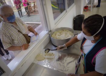 CUATRO COMEDORES SOLIDARIOS PARA QUE NADIE SE QUEDE SIN COMER EN SOLIDARIDAD: LAURA BERISTAIN