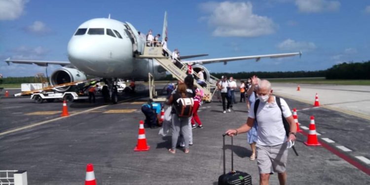 REACTIVAN VUELO MONTREAL-COZUMEL