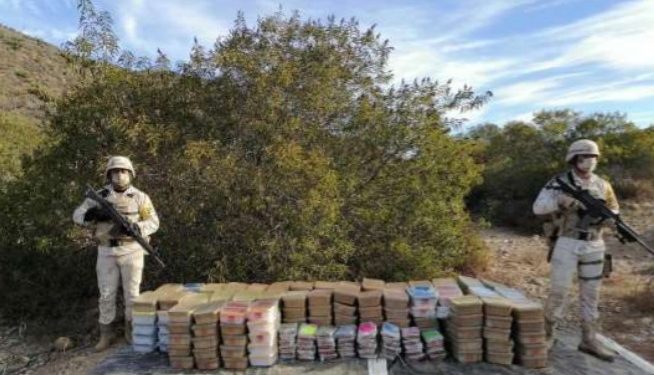 EL EJÉRCITO MEXICANO ASEGURA MÁS DE 290 KILOGRAMOS DE POSIBLE METANFETAMINA EN EL ESTADO DE BAJA CALIFORNIA