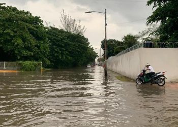 LLUVIAS TORRENCIALES PROVOCAN CIERRE DE NUEVE PUNTOS VIALES EN CHETUMAL