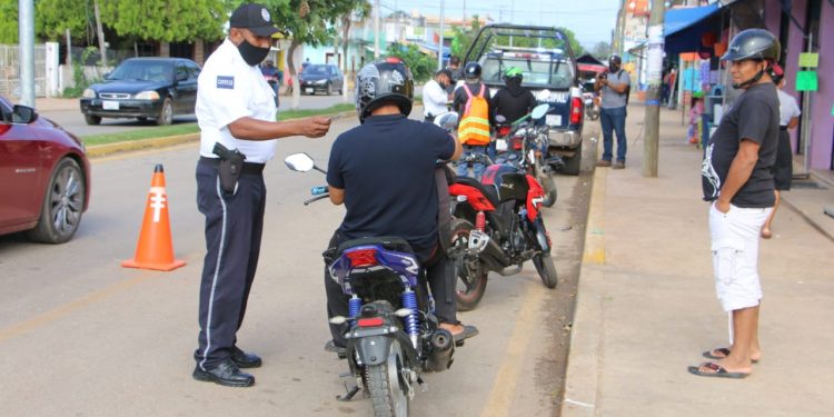 DIRECCIÓN DE TRANSPORTE DEL AYUNTAMIENTO DE JMM VERIFICA QUE MOTOCICLISTAS Y PRESTADORES DE SERVICIO ACATEN PROTOCOLOS SANITARIOS