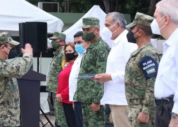 ATESTIGUA EL GOBERNADOR ADÁN AUGUSTO ENTREGA DE CONDECORACIONES Y ASCENSOS A PERSONAL MILITAR