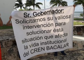 SE MANIFIESTAN MAESTROS PARA EXIGIR ESCLARECIMIENTO DE RECURSOS DE ESCUELAS DE TIEMPO COMPLETO