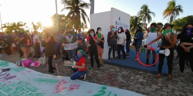 FEMINISTAS ANUNCIAN PLANTÓN PERMANENTE EN EL CONGRESO HASTA QUE DESPENALICEN EL ABORTO